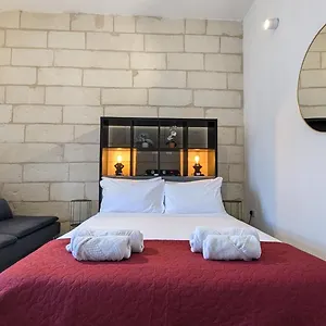 casa-knight-residency.hotelssaintjulians.com/